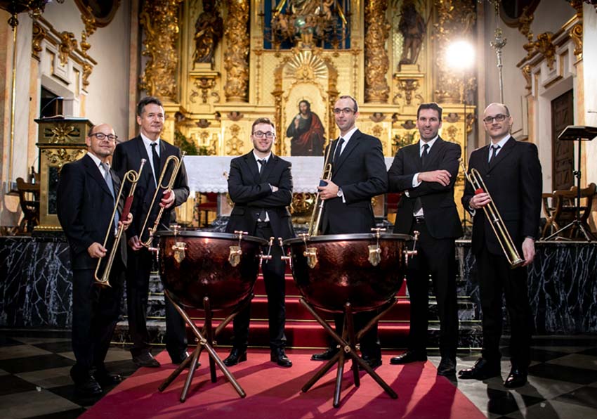 Photo of the performers